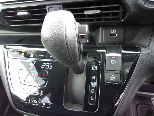 ｅＫクロス Ｔ　ワンオーナー　禁煙車　メモリーナビ　フルセグＴＶ　ＥＴＣ　バックカメラ　マイパイロット　寒冷地仕様車　衝突被害軽減ブレーキ／誤発進抑制機能システム　フロントシートヒーター　フロント＆リヤパーキングセン（11枚目）