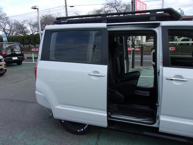 デリカＤ：５ Ｐ　メモリーナビ　フルセグＴＶ　マルチアラウンドモニター　ＥＴＣ　オートフラッグスフロントバンパーガード＆ＢＵＳＴＥＲＳルーフラック＆Ｘ４Ｘマッドフラップ　ＪＡＯＳサイドステップ　フロントシートヒーター（32枚目）