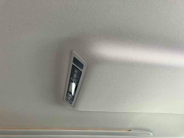 ヴェルファイア ３．５Ｚ　プラチナムセレクション　バックカメラ　ナビ　クリアランスソナー　オートクルーズコントロール　ＨＩＤ　電動リアゲート　スマートキー　電動格納ミラー　３列シート　フルフラット　オットマン　ＡＴ　アルミホイール（9枚目）
