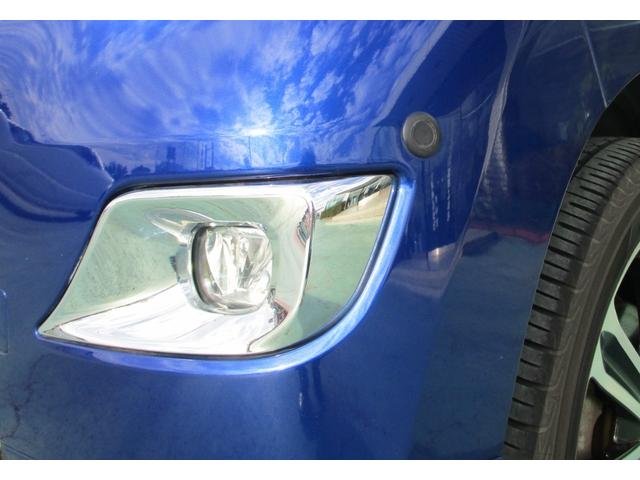 浜松店は広い展示場で登録済未使用車や中古車をゆったりと見られますので、車を選びやすいとお客様に評判です。