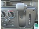 ジョインバックアイカメラ付きディスプレイオーディオ　届け出済未使用車　セーフティサポート　衝突軽減ブレーキ　　ＨＩＤ　キーレス　分割リアシート（31枚目）
