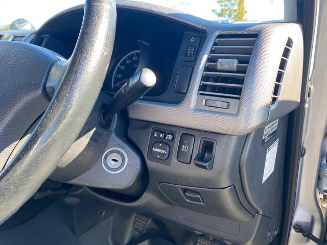 レジアスエースバン 　ＤＸＧＬパッケージ　キーレスエントリー　ＡＢＳ　運転席エアバッグ　助手席エアバッグ　エアコン　パワーステアリング　パワーウィンドウ（15枚目）