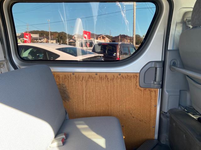 レジアスエースバン 　ＤＸＧＬパッケージ　キーレスエントリー　ＡＢＳ　運転席エアバッグ　助手席エアバッグ　エアコン　パワーステアリング　パワーウィンドウ（33枚目）