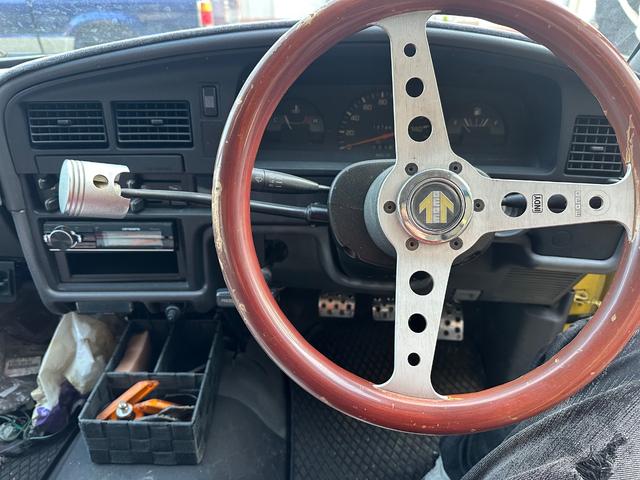 ハイラックス 　コラムマニュアル　エアサス　社外ハンドル（13枚目）