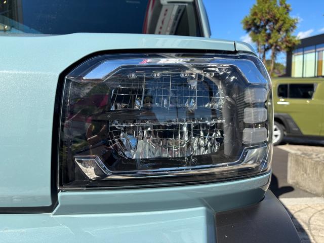 タフト Gターボ 15インチアルミホイール オートレベリング機能付フルLEDヘッドランプ LEDフォグランプ 本革巻ステアリングホイール 本革巻インパネセンターシフト TFTカラーマルチインフォメーションディスプレイ(15枚目)