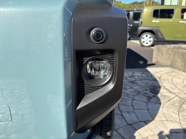 タフト Gターボ 15インチアルミホイール オートレベリング機能付フルLEDヘッドランプ LEDフォグランプ 本革巻ステアリングホイール 本革巻インパネセンターシフト TFTカラーマルチインフォメーションディスプレイ(16枚目)