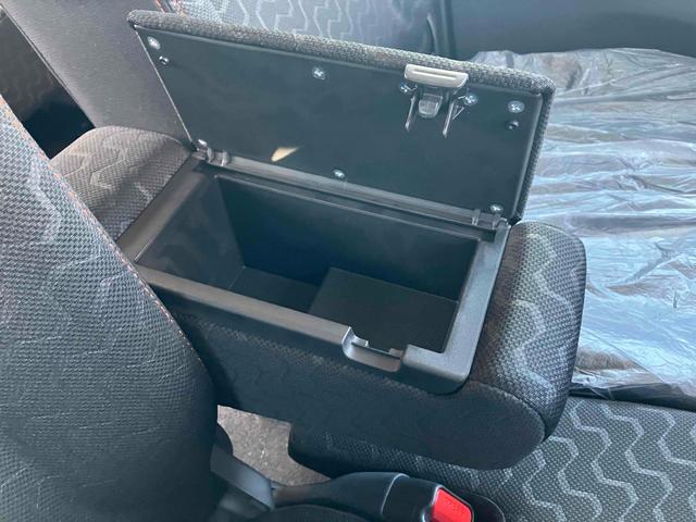 スペーシアギア ハイブリッドＸＺ　全周囲カメラ　両側電動スライドドア　ナビ　ＴＶ　クリアランスソナー　オートクルーズコントロール　レーンアシスト　衝突被害軽減システム　オートライト　ＬＥＤヘッドランプ　スマートキー（11枚目）