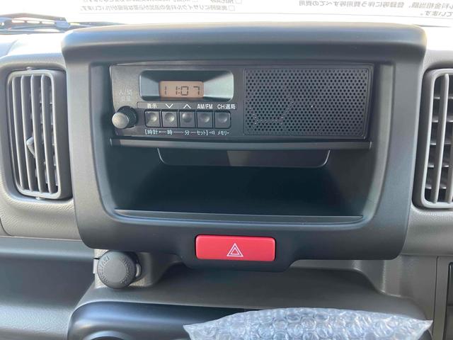 エブリイ ＰＡリミテッド　届け出済み未使用車　クリアランスソナー　レーンアシスト　衝突被害軽減システム　オートライト　キーレスエントリー　アイドリングストップ　ＣＶＴ　盗難防止システム　ＡＢＳ　ＥＳＣ　衝突安全ボディ　エアコン（4枚目）