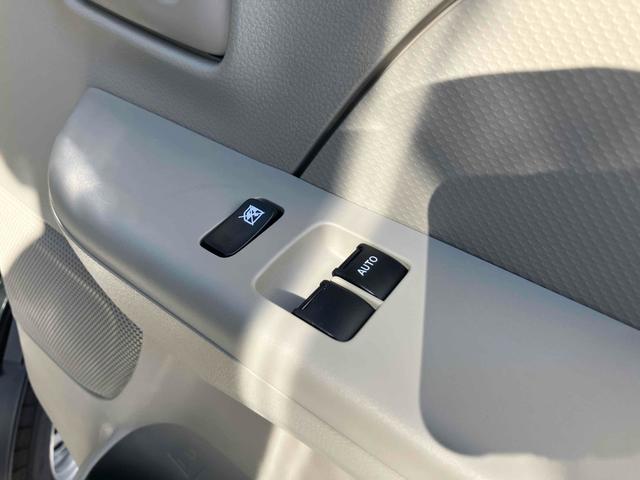 エブリイ ＰＡリミテッド　届け出済み未使用車　クリアランスソナー　レーンアシスト　衝突被害軽減システム　オートライト　キーレスエントリー　アイドリングストップ　ＣＶＴ　盗難防止システム　ＡＢＳ　ＥＳＣ　衝突安全ボディ　エアコン（6枚目）