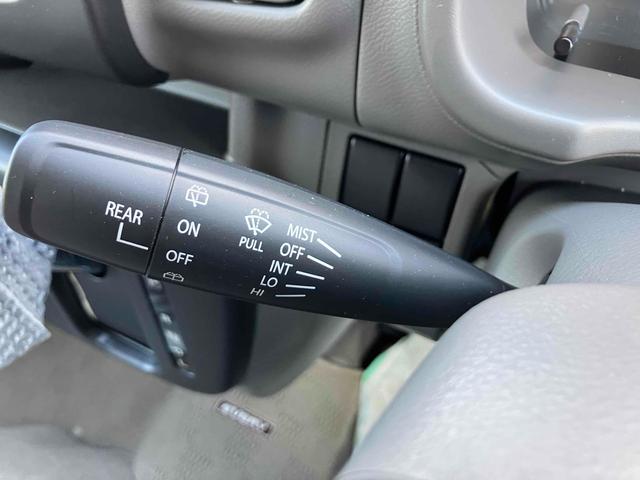 エブリイ ＰＡリミテッド　届け出済み未使用車　クリアランスソナー　レーンアシスト　衝突被害軽減システム　オートライト　キーレスエントリー　アイドリングストップ　ＣＶＴ　盗難防止システム　ＡＢＳ　ＥＳＣ　衝突安全ボディ　エアコン（10枚目）