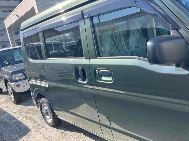 エブリイ ＰＡリミテッド　届け出済み未使用車　クリアランスソナー　レーンアシスト　衝突被害軽減システム　オートライト　キーレスエントリー　アイドリングストップ　ＣＶＴ　盗難防止システム　ＡＢＳ　ＥＳＣ　衝突安全ボディ　エアコン（22枚目）