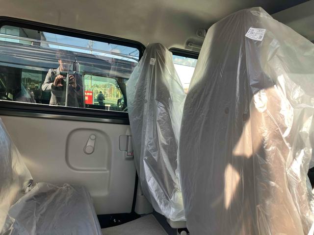 エブリイ ＰＡリミテッド　届け出済み未使用車　クリアランスソナー　レーンアシスト　衝突被害軽減システム　オートライト　キーレスエントリー　アイドリングストップ　ＣＶＴ　盗難防止システム　ＡＢＳ　ＥＳＣ　衝突安全ボディ　エアコン（29枚目）