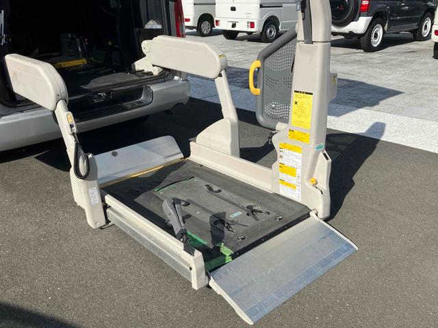 レジアスエースバン 　福祉車輌　スライドドア　ＡＴ　エアコン　パワーウィンドウ　運転席エアバッグ（19枚目）