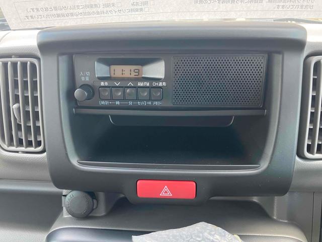 エブリイ ＰＡリミテッド　両側スライドドア　クリアランスソナー　レーンアシスト　衝突被害軽減システム　オートライト　キーレスエントリー　アイドリングストップ　ＣＶＴ　盗難防止システム　ＡＢＳ　ＥＳＣ　衝突安全ボディ　エアコン（4枚目）