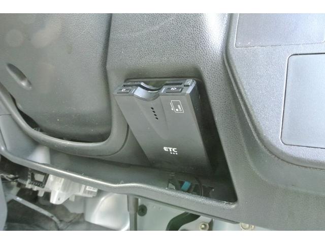 ハイゼットカーゴ ＤＸ　パートタイム４ＷＤ　パワーウィンドウ　キーレス　純正ナビ　フルセグテレビ　４速オートマ　Ｗエアバッグ　ＡＢＳ　ハイルーフ　両側スライドドア（7枚目）