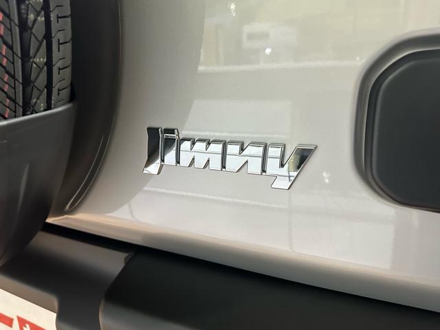 ジムニー ＸＬ　４ＷＤ　マニュアル（ＭＴ）　シートヒーター　クリアランスソナー　禁煙車	登録済み（届け出済み）未使用車　店内保管車　ターボ　ワンオーナー（13枚目）