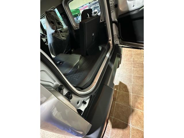 ジムニー ＸＬ　４ＷＤ　マニュアル（ＭＴ）　シートヒーター　クリアランスソナー　禁煙車	登録済み（届け出済み）未使用車　店内保管車　ターボ　ワンオーナー（19枚目）