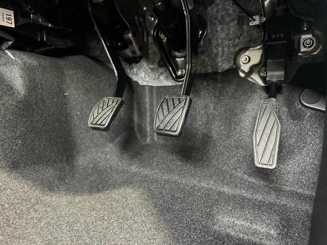 ジムニー ＸＬ　４ＷＤ　マニュアル（ＭＴ）　シートヒーター　クリアランスソナー　禁煙車	登録済み（届け出済み）未使用車　店内保管車　ターボ　ワンオーナー（26枚目）
