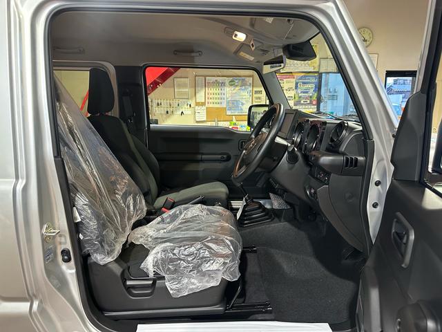 ジムニー ＸＬ　４ＷＤ　マニュアル（ＭＴ）　シートヒーター　クリアランスソナー　禁煙車	登録済み（届け出済み）未使用車　店内保管車　ターボ　ワンオーナー（27枚目）