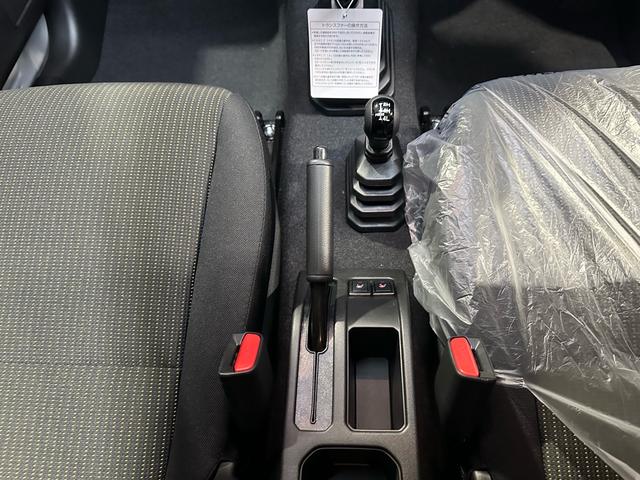 ジムニー ＸＬ　４ＷＤ　マニュアル（ＭＴ）　シートヒーター　クリアランスソナー　禁煙車	登録済み（届け出済み）未使用車　店内保管車　ターボ　ワンオーナー（31枚目）