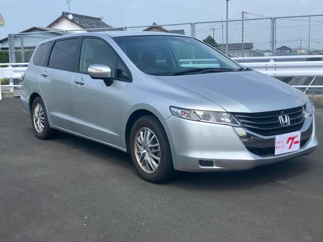 オデッセイ Ｍファインスピリット　全周囲カメラ　ナビ　ＨＩＤ　キーレスエントリー　電動格納ミラー　３列シート　ＣＶＴ　アルミホイール　ＣＤ　ＤＶＤ再生　Ｂｌｕｅｔｏｏｔｈ　盗難防止システム　衝突安全ボディ　ＡＢＳ　エアコン（3枚目）