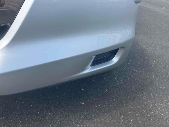 オデッセイ Ｍファインスピリット　全周囲カメラ　ナビ　ＨＩＤ　キーレスエントリー　電動格納ミラー　３列シート　ＣＶＴ　アルミホイール　ＣＤ　ＤＶＤ再生　Ｂｌｕｅｔｏｏｔｈ　盗難防止システム　衝突安全ボディ　ＡＢＳ　エアコン（8枚目）