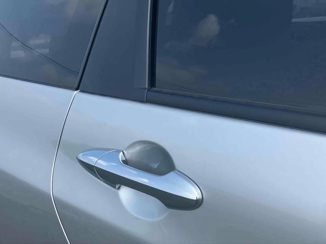 オデッセイ Ｍファインスピリット　全周囲カメラ　ナビ　ＨＩＤ　キーレスエントリー　電動格納ミラー　３列シート　ＣＶＴ　アルミホイール　ＣＤ　ＤＶＤ再生　Ｂｌｕｅｔｏｏｔｈ　盗難防止システム　衝突安全ボディ　ＡＢＳ　エアコン（13枚目）