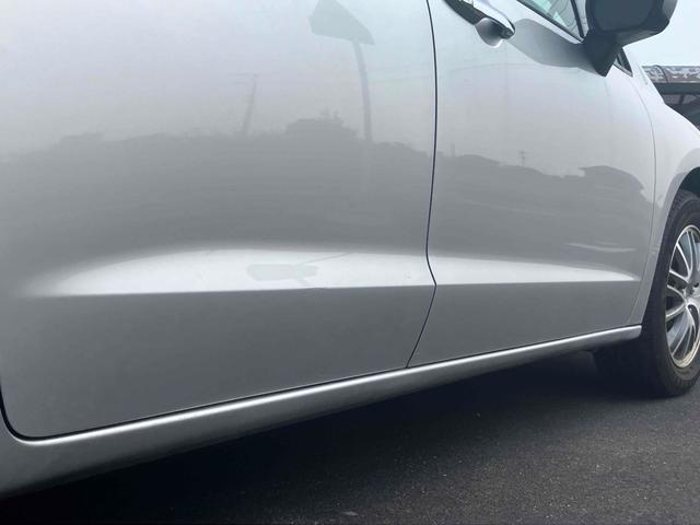 オデッセイ Ｍファインスピリット　全周囲カメラ　ナビ　ＨＩＤ　キーレスエントリー　電動格納ミラー　３列シート　ＣＶＴ　アルミホイール　ＣＤ　ＤＶＤ再生　Ｂｌｕｅｔｏｏｔｈ　盗難防止システム　衝突安全ボディ　ＡＢＳ　エアコン（22枚目）