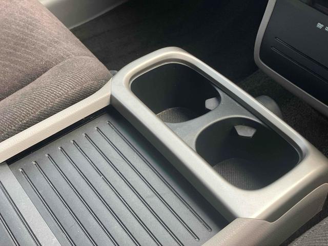 オデッセイ Ｍファインスピリット　全周囲カメラ　ナビ　ＨＩＤ　キーレスエントリー　電動格納ミラー　３列シート　ＣＶＴ　アルミホイール　ＣＤ　ＤＶＤ再生　Ｂｌｕｅｔｏｏｔｈ　盗難防止システム　衝突安全ボディ　ＡＢＳ　エアコン（41枚目）