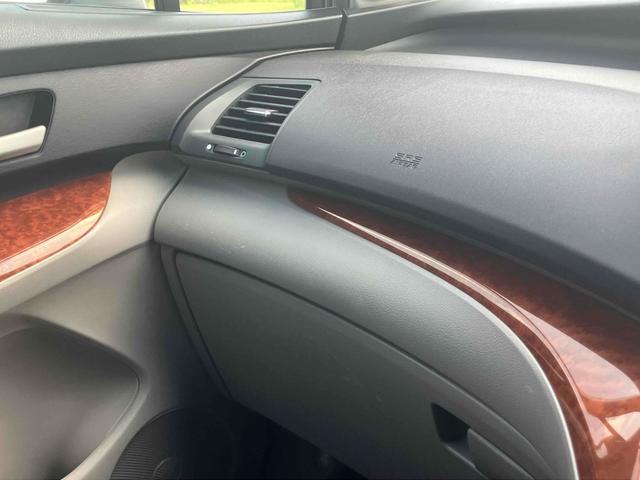 オデッセイ Ｍファインスピリット　全周囲カメラ　ナビ　ＨＩＤ　キーレスエントリー　電動格納ミラー　３列シート　ＣＶＴ　アルミホイール　ＣＤ　ＤＶＤ再生　Ｂｌｕｅｔｏｏｔｈ　盗難防止システム　衝突安全ボディ　ＡＢＳ　エアコン（42枚目）