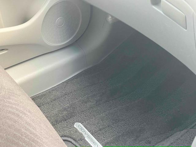 オデッセイ Ｍファインスピリット　全周囲カメラ　ナビ　ＨＩＤ　キーレスエントリー　電動格納ミラー　３列シート　ＣＶＴ　アルミホイール　ＣＤ　ＤＶＤ再生　Ｂｌｕｅｔｏｏｔｈ　盗難防止システム　衝突安全ボディ　ＡＢＳ　エアコン（43枚目）