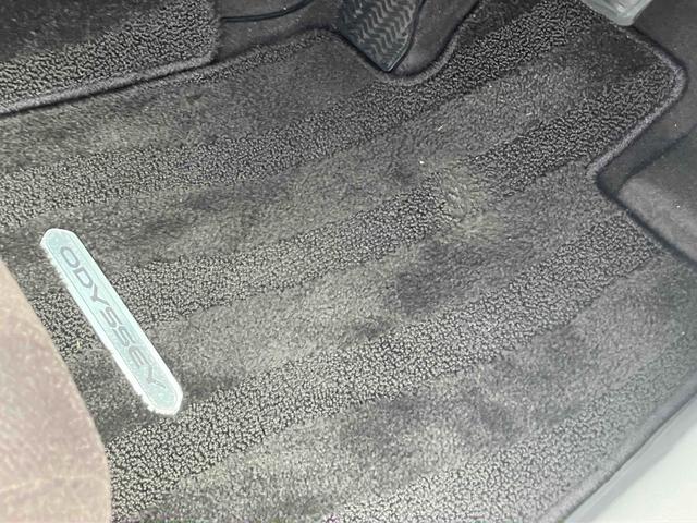 オデッセイ Ｍファインスピリット　全周囲カメラ　ナビ　ＨＩＤ　キーレスエントリー　電動格納ミラー　３列シート　ＣＶＴ　アルミホイール　ＣＤ　ＤＶＤ再生　Ｂｌｕｅｔｏｏｔｈ　盗難防止システム　衝突安全ボディ　ＡＢＳ　エアコン（44枚目）