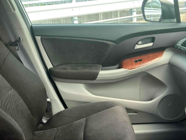 オデッセイ Ｍファインスピリット　全周囲カメラ　ナビ　ＨＩＤ　キーレスエントリー　電動格納ミラー　３列シート　ＣＶＴ　アルミホイール　ＣＤ　ＤＶＤ再生　Ｂｌｕｅｔｏｏｔｈ　盗難防止システム　衝突安全ボディ　ＡＢＳ　エアコン（46枚目）