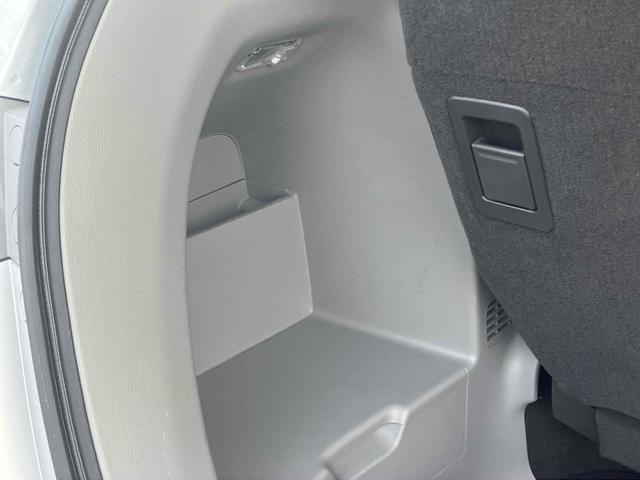 オデッセイ Ｍファインスピリット　全周囲カメラ　ナビ　ＨＩＤ　キーレスエントリー　電動格納ミラー　３列シート　ＣＶＴ　アルミホイール　ＣＤ　ＤＶＤ再生　Ｂｌｕｅｔｏｏｔｈ　盗難防止システム　衝突安全ボディ　ＡＢＳ　エアコン（66枚目）