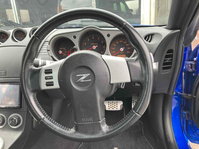 フェアレディＺ ロードスター　オープンカー　ＥＴＣ　バックカメラ　ナビ　ＨＩＤ　ＡＴ　キーレスエントリー　電動格納ミラー　アルミホイール　盗難防止システム　衝突安全ボディ　ＡＢＳ　Ｂｌｕｅｔｏｏｔｈ　エアコン　パワーステアリング（2枚目）