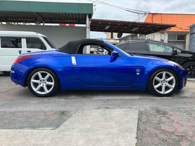 フェアレディＺ ロードスター　オープンカー　ＥＴＣ　バックカメラ　ナビ　ＨＩＤ　ＡＴ　キーレスエントリー　電動格納ミラー　アルミホイール　盗難防止システム　衝突安全ボディ　ＡＢＳ　Ｂｌｕｅｔｏｏｔｈ　エアコン　パワーステアリング（21枚目）