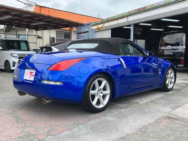 フェアレディＺ ロードスター　オープンカー　ＥＴＣ　バックカメラ　ナビ　ＨＩＤ　ＡＴ　キーレスエントリー　電動格納ミラー　アルミホイール　盗難防止システム　衝突安全ボディ　ＡＢＳ　Ｂｌｕｅｔｏｏｔｈ　エアコン　パワーステアリング（23枚目）