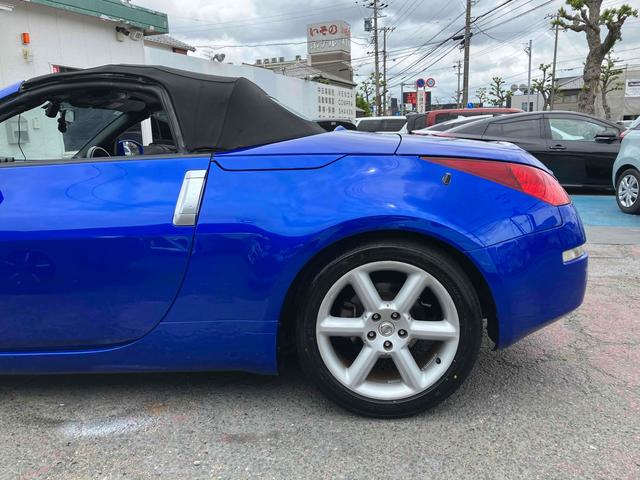 フェアレディＺ ロードスター　オープンカー　ＥＴＣ　バックカメラ　ナビ　ＨＩＤ　ＡＴ　キーレスエントリー　電動格納ミラー　アルミホイール　盗難防止システム　衝突安全ボディ　ＡＢＳ　Ｂｌｕｅｔｏｏｔｈ　エアコン　パワーステアリング（24枚目）