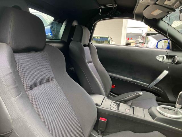 フェアレディＺ ロードスター　オープンカー　ＥＴＣ　バックカメラ　ナビ　ＨＩＤ　ＡＴ　キーレスエントリー　電動格納ミラー　アルミホイール　盗難防止システム　衝突安全ボディ　ＡＢＳ　Ｂｌｕｅｔｏｏｔｈ　エアコン　パワーステアリング（31枚目）