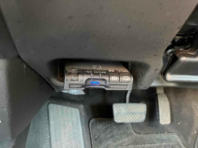 フィットハイブリッド Ｆパッケージ　ハイブリッド　ＥＴＣ　バックカメラ　ナビ　ＴＶ　スマートキー　電動格納ミラー　ＡＴ　盗難防止システム　衝突安全ボディ　ＣＤ　ＵＳＢ　ミュージックプレイヤー接続可　Ｂｌｕｅｔｏｏｔｈ　ＡＢＳ　ＥＳＣ（6枚目）