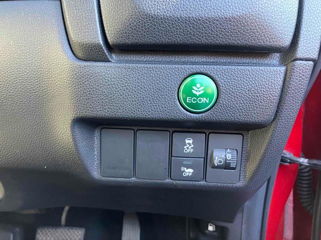 フィットハイブリッド Ｆパッケージ　ハイブリッド　ＥＴＣ　バックカメラ　ナビ　ＴＶ　スマートキー　電動格納ミラー　ＡＴ　盗難防止システム　衝突安全ボディ　ＣＤ　ＵＳＢ　ミュージックプレイヤー接続可　Ｂｌｕｅｔｏｏｔｈ　ＡＢＳ　ＥＳＣ（9枚目）