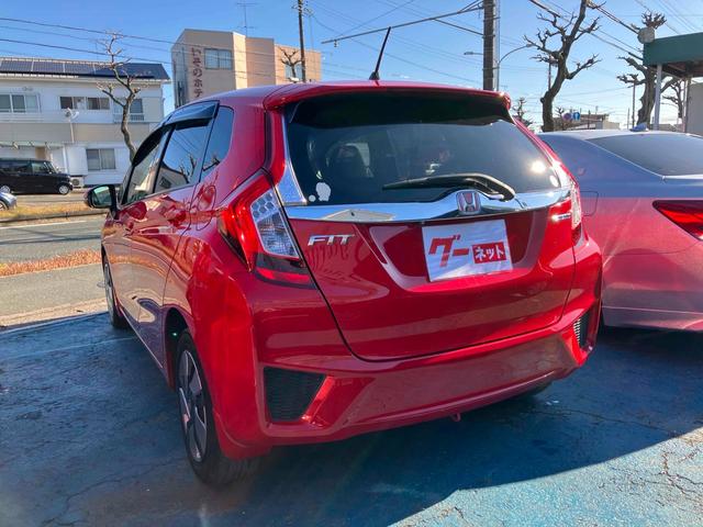 フィットハイブリッド Ｆパッケージ　ハイブリッド　ＥＴＣ　バックカメラ　ナビ　ＴＶ　スマートキー　電動格納ミラー　ＡＴ　盗難防止システム　衝突安全ボディ　ＣＤ　ＵＳＢ　ミュージックプレイヤー接続可　Ｂｌｕｅｔｏｏｔｈ　ＡＢＳ　ＥＳＣ（15枚目）