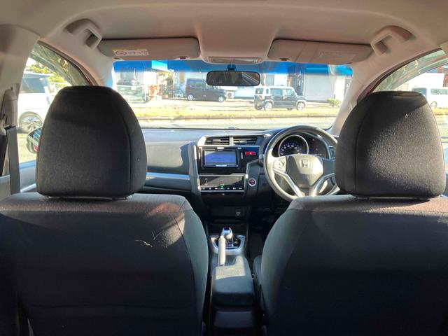 フィットハイブリッド Ｆパッケージ　ハイブリッド　ＥＴＣ　バックカメラ　ナビ　ＴＶ　スマートキー　電動格納ミラー　ＡＴ　盗難防止システム　衝突安全ボディ　ＣＤ　ＵＳＢ　ミュージックプレイヤー接続可　Ｂｌｕｅｔｏｏｔｈ　ＡＢＳ　ＥＳＣ（29枚目）