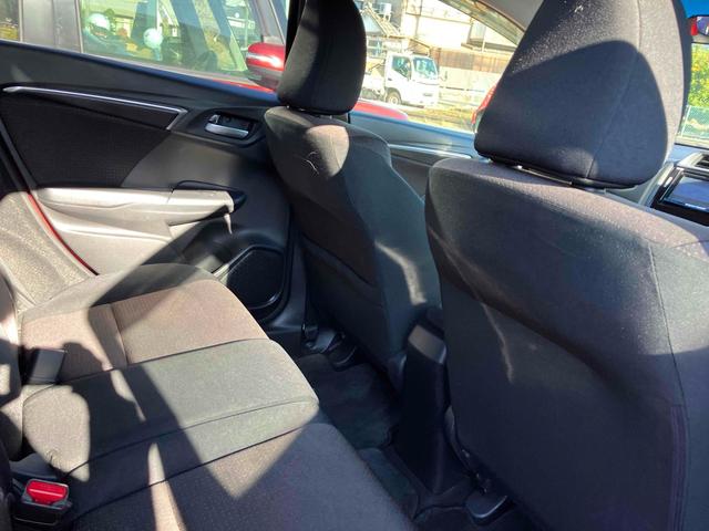 フィットハイブリッド Ｆパッケージ　ハイブリッド　ＥＴＣ　バックカメラ　ナビ　ＴＶ　スマートキー　電動格納ミラー　ＡＴ　盗難防止システム　衝突安全ボディ　ＣＤ　ＵＳＢ　ミュージックプレイヤー接続可　Ｂｌｕｅｔｏｏｔｈ　ＡＢＳ　ＥＳＣ（31枚目）