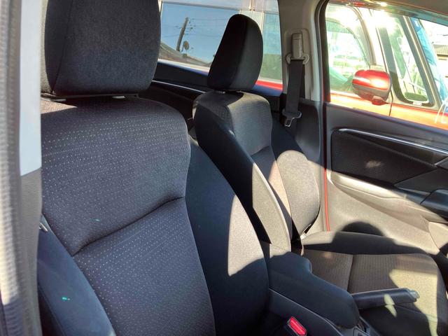 フィットハイブリッド Ｆパッケージ　ハイブリッド　ＥＴＣ　バックカメラ　ナビ　ＴＶ　スマートキー　電動格納ミラー　ＡＴ　盗難防止システム　衝突安全ボディ　ＣＤ　ＵＳＢ　ミュージックプレイヤー接続可　Ｂｌｕｅｔｏｏｔｈ　ＡＢＳ　ＥＳＣ（40枚目）