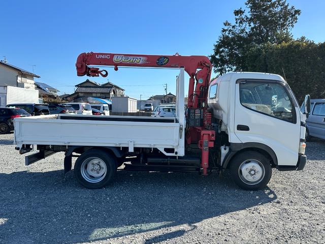 デュトロ 　２ｔ　全低床　ワイドセミロング　３段ラジコン、フックイン（ユニック製　ＵＲＵ２３３　２００５／５）　床鉄板張　床フック２対　左電動格納ミラー　荷台内寸長２，８８０ｍｍ　幅１，９００ｍｍ　リアＷタイヤ（8枚目）