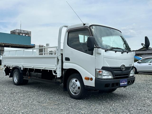 ダイナトラック 　２ｔ全低床　標準幅ロングボデー　極東製パワーゲート　荷重８００キロ　レザー調シートカバー　ＥＳスタート　ＰＳ　ＰＷ　ＡＢＳ　左電動格納ミラー　荷台内寸長４３５０　幅１７８０（6枚目）