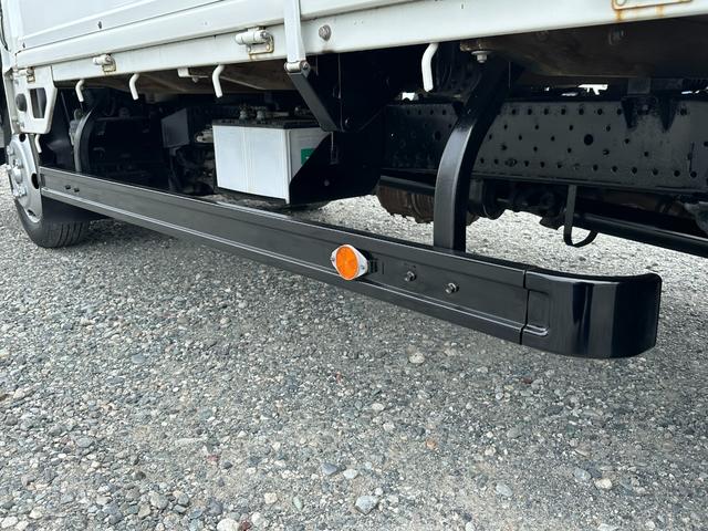 タイタントラック ２ｔ平ボディ　ワイドロング　全低床　ＰＳ　ＰＷ　ＡＢＳ　ＡＳＲ　走行距離少ない　坂道発進補助装置　アイドリングストップ　左電動格納ミラー　荷台内寸　Ｌ４３３０　Ｗ１７８０（36枚目）
