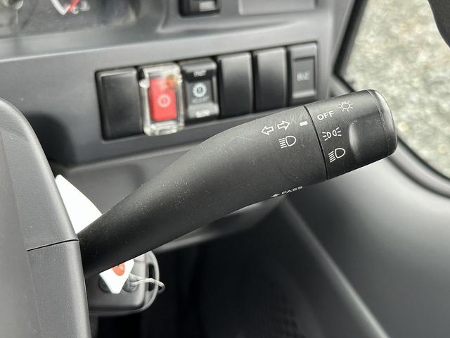 タイタントラック 　ＥＴＣ／ＡＳＲ／左電動格納ミラー／パイオニア製社外ナビ／Ｂｌｕｅｔｏｏｔｈ　Ａｕｄｉｏ／アイドリングストップ／フォグランプ付／リアダブルタイヤ／ミックスタイヤ装備（53枚目）