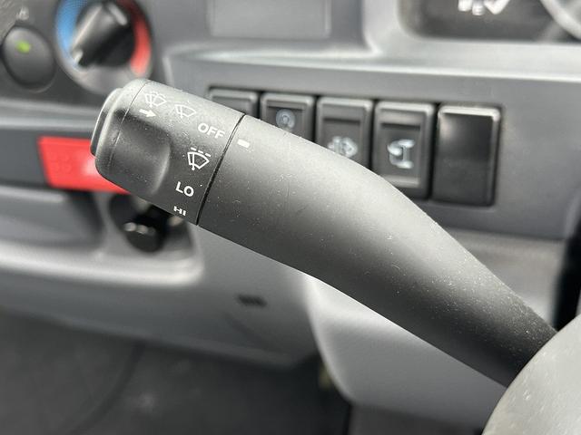 タイタントラック 　ＥＴＣ／ＡＳＲ／左電動格納ミラー／パイオニア製社外ナビ／Ｂｌｕｅｔｏｏｔｈ　Ａｕｄｉｏ／アイドリングストップ／フォグランプ付／リアダブルタイヤ／ミックスタイヤ装備（54枚目）